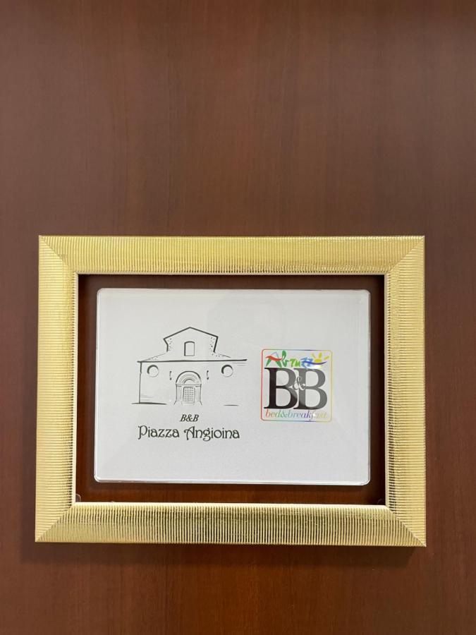 B & B Piazza Angioina L'Aquila Luaran gambar